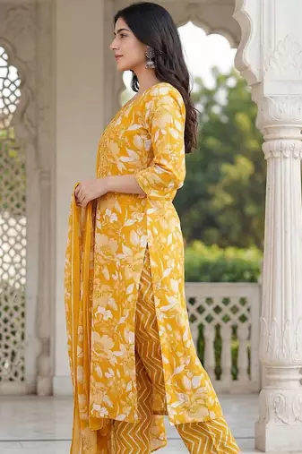 Women Floral Printed Regular Mirror Work Kurta with Trousers & With Dupatta