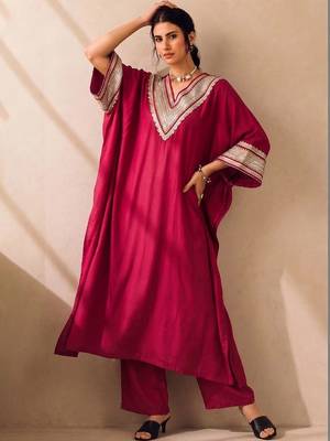 Women Embroidered Regular Kurta with Trousers 1