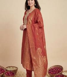 Women Ethnic Motifs Embroidered Regular Kurta with Trousers & With Dupatta