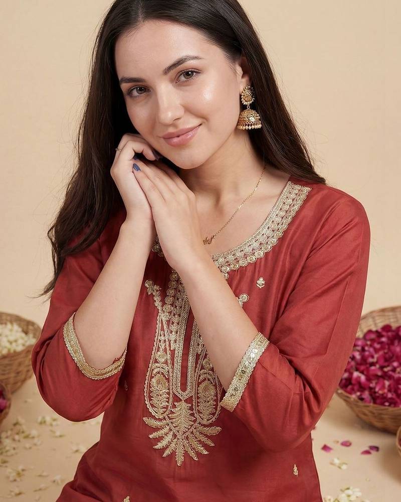 Women Ethnic Motifs Embroidered Regular Kurta with Trousers & With Dupatta