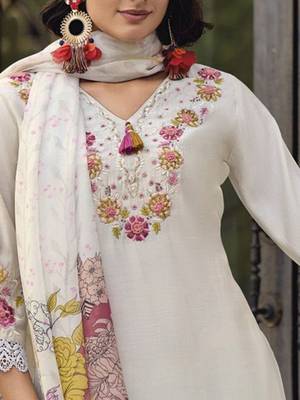 Floral Embroidered Thread Work Pure Cotton Straight Kurta With Trousers & Dupatta 2