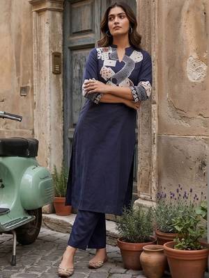 Women Printed Regular Kurta with Trousers 1