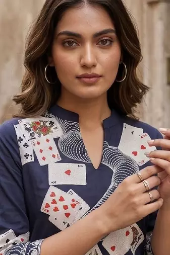 Women Printed Regular Kurta with Trousers