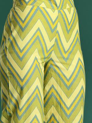 Floral Printed Pleated Sequinned Pure Cotton Kurta with Palazzos 4