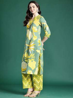 Floral Printed Pleated Sequinned Pure Cotton Kurta with Palazzos 5