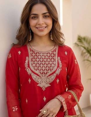 Women Ethnic Motifs Embroidered Thread Work Kurta with Sharara & With Dupatta 4