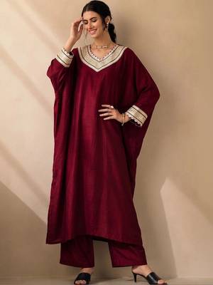 Women Ethnic Motifs Embroidered Regular Kurta with Palazzos 1