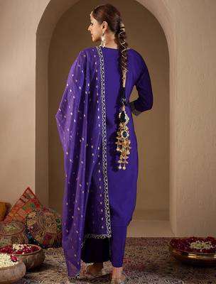 Ethnic Motifs Embroidered Sequinned Kurta with Trousers & With Dupatta 5