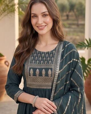Women Ethnic Motifs Embroidered Tiered Thread Work Kurta with Trousers & With Dupatta 2
