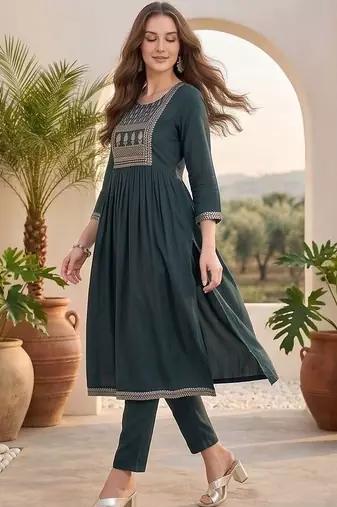Women Ethnic Motifs Embroidered Tiered Thread Work Kurta with Trousers & With Dupatta