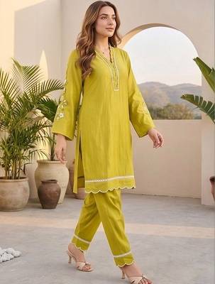 Women Regular Thread Work Kurta with Trousers & With Dupatta 1