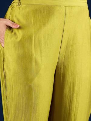 Women Regular Thread Work Kurta with Trousers & With Dupatta 7