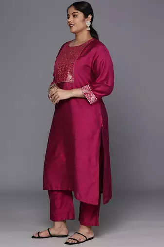 Xtra Ethnic Motifs Yoke Design Gotta Patti Kurta with Trousers & Dupatta