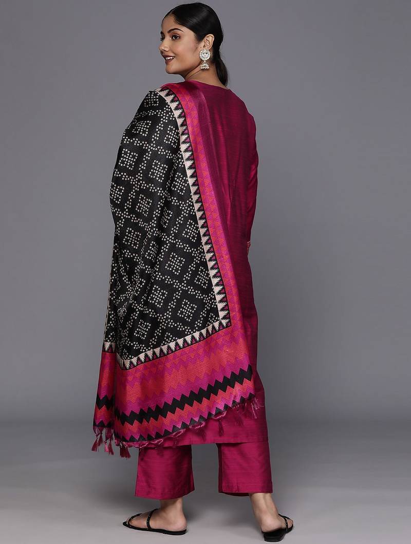 Xtra Ethnic Motifs Yoke Design Gotta Patti Kurta with Trousers & Dupatta
