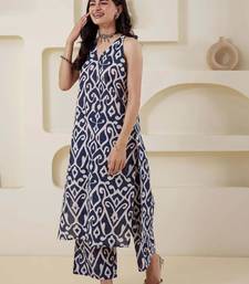 Women Printed Regular  Cotton Kurta with Trousers