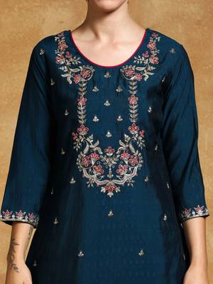 Women Floral Embroidered Regular Kurta with Trousers & With Dupatta 3