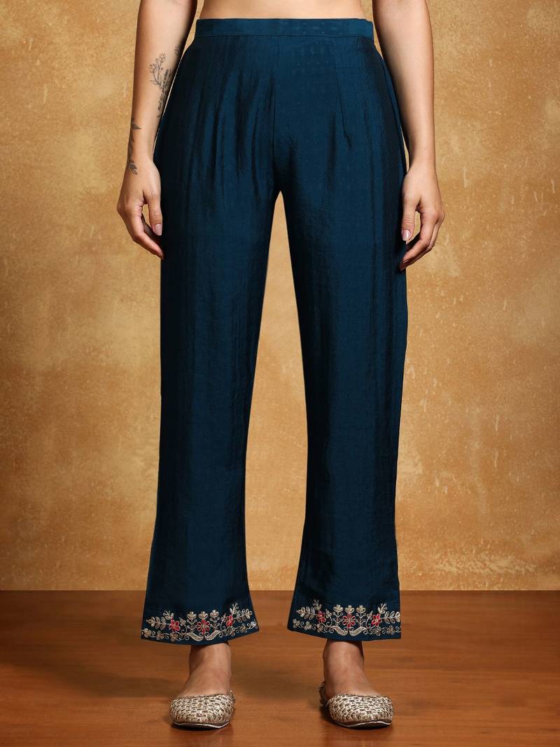 Women Floral Embroidered Regular Kurta with Trousers & With Dupatta