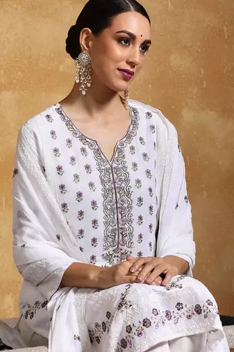 Women Floral  Cotton Republic Day Kurta with Trousers & With Dupatta