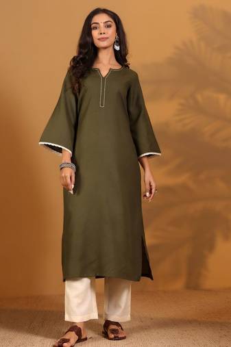 Thread Work Notch Neck Kurta With Trousers