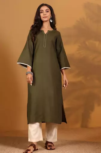Thread Work Notch Neck Kurta With Trousers
