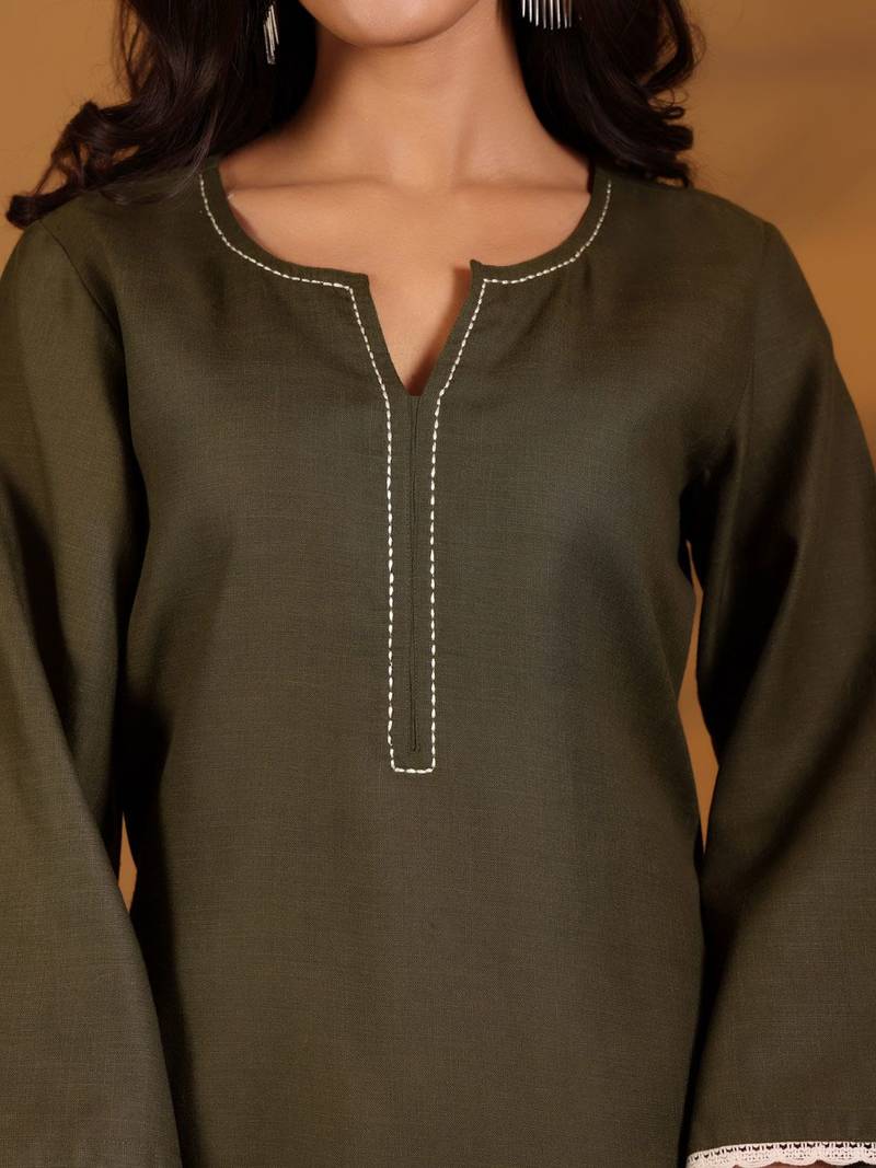 Thread Work Notch Neck Kurta With Trousers