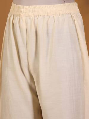 Thread Work Notch Neck Kurta With Trousers 3