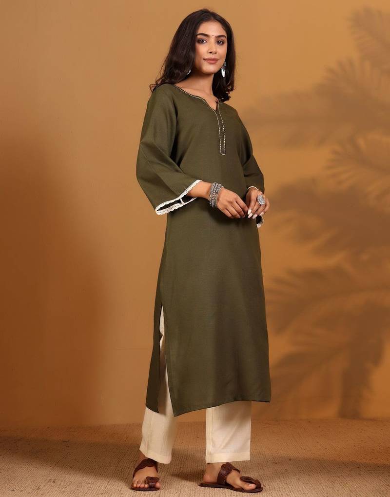 Thread Work Notch Neck Kurta With Trousers