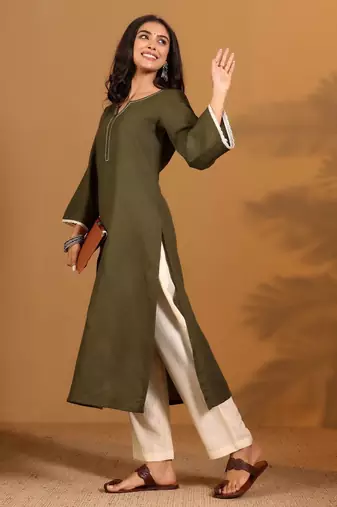 Thread Work Notch Neck Kurta With Trousers