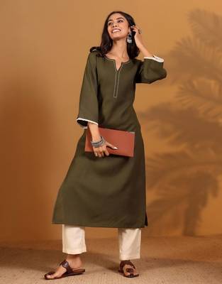 Thread Work Notch Neck Kurta With Trousers 7