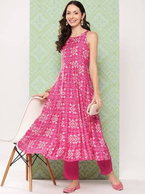 Women Ethnic Motifs Printed Regular Kurta with Trousers 1