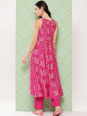 Women Ethnic Motifs Printed Regular Kurta with Trousers 5
