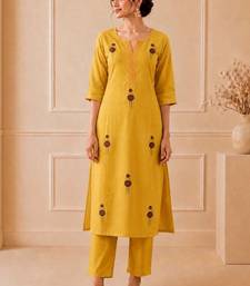 Women Ethnic Motifs Printed Regular Thread Work Kurta with Trousers