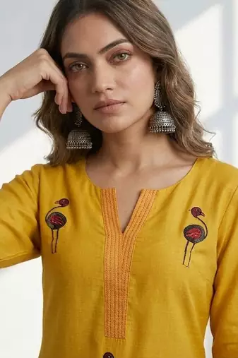 Women Ethnic Motifs Printed Regular Thread Work Kurta with Trousers
