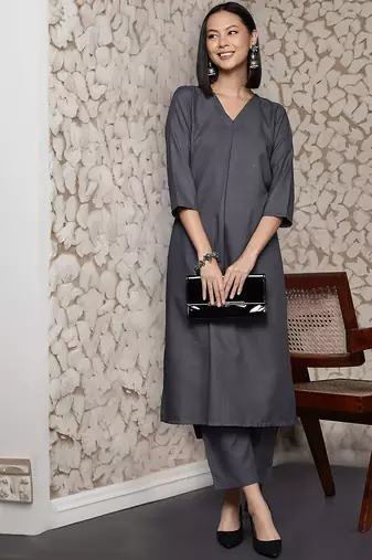 Women Solid V neck Pleated Regular Kurta with Trousers