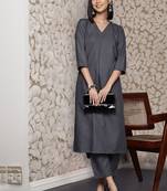 Women Solid V neck Pleated Regular Kurta with Trousers