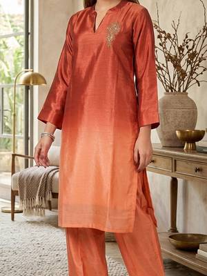 Women Ombre Dyed Regular Thread Work Kurta with Trousers 2