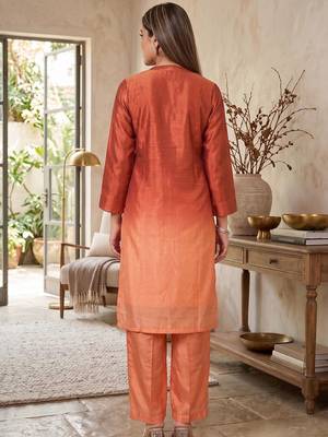 Women Ombre Dyed Regular Thread Work Kurta with Trousers 3