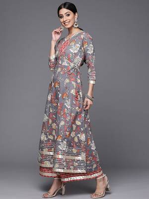 Women Grey & Pink Floral Print Angrakha Gotta Patti  Cotton Kurta with Sharara 4