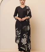 Women Floral Printed Regular Thread Work Pure Cotton Kurta with Trousers & With Dupatta