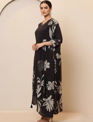 Women Floral Printed Regular Thread Work Pure Cotton Kurta with Trousers & With Dupatta 2