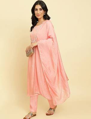 Floral Embroidered Beads & Stones Kurta With Trousers & Dupatta 7