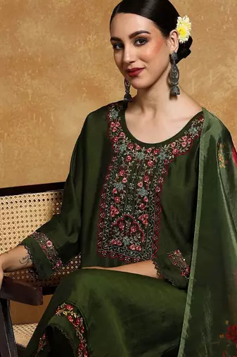 Women Floral Yoke Design Regular Thread Work Kurta with Trousers & With Dupatta