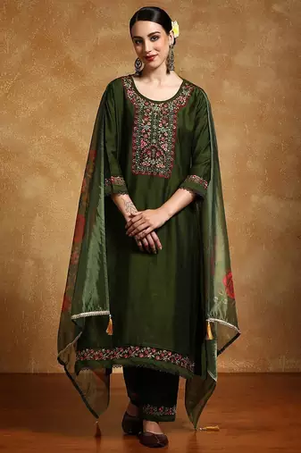 Women Floral Yoke Design Regular Thread Work Kurta with Trousers & With Dupatta