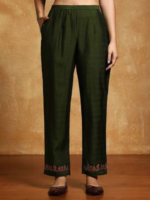 Women Floral Yoke Design Regular Thread Work Kurta with Trousers & With Dupatta 6
