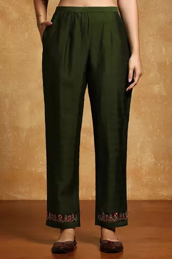 Women Floral Yoke Design Regular Thread Work Kurta with Trousers & With Dupatta