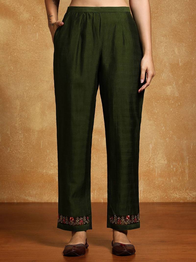 Women Floral Yoke Design Regular Thread Work Kurta with Trousers & With Dupatta