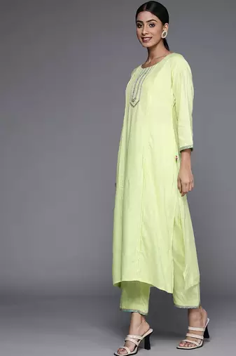 Women Green Pleated Kurta with Trousers & Dupatta
