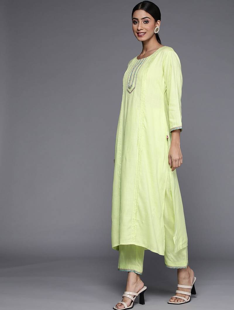 Women Green Pleated Kurta with Trousers & Dupatta