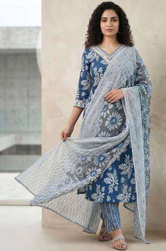 Women Floral Printed Regular Thread Work Pure Cotton Kurta with Trousers & With Dupatta