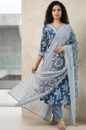 Women Floral Printed Regular Thread Work Pure Cotton Kurta with Trousers & With Dupatta